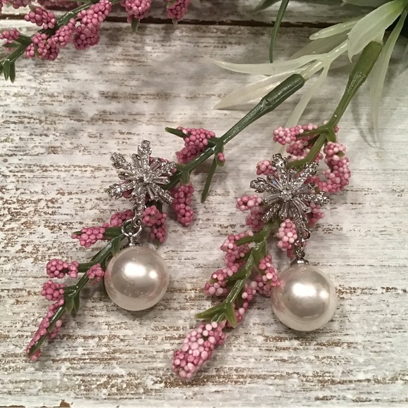 Pearl Earrings - Picture 4 of 9